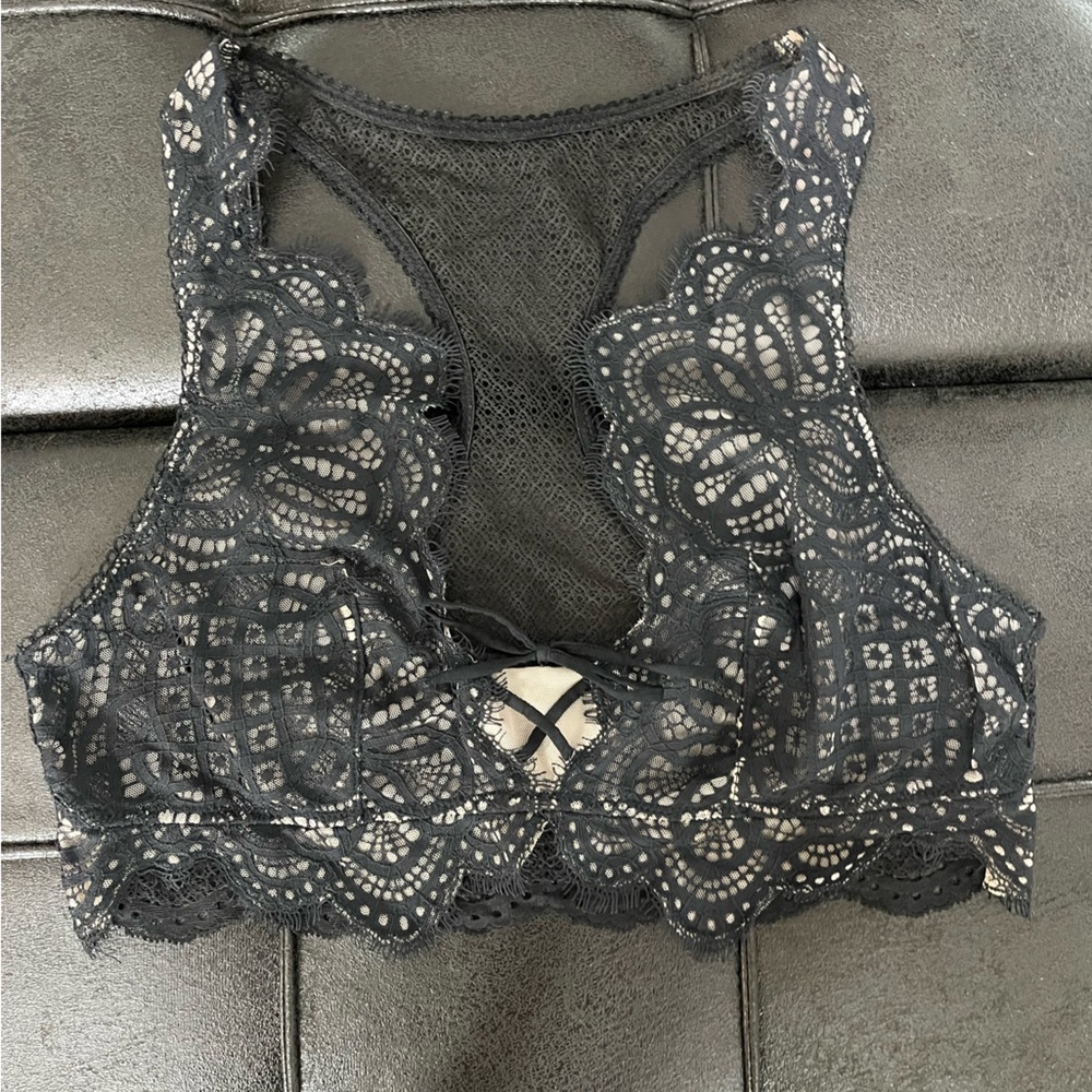 Victoria’s Secret black lace bralette